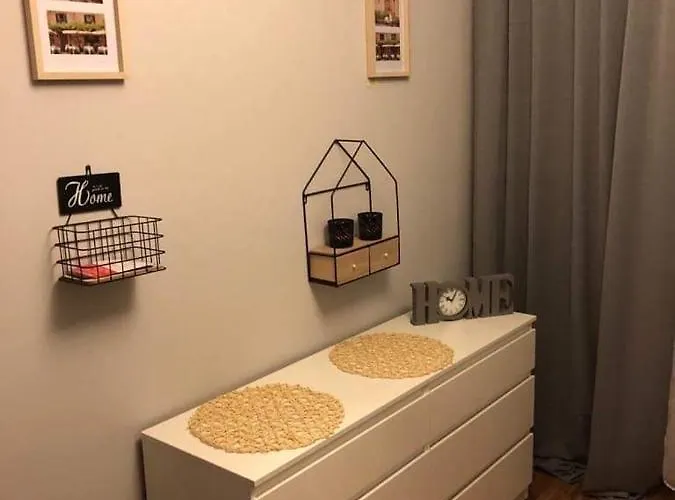 Wyczółkowskiego 10 *